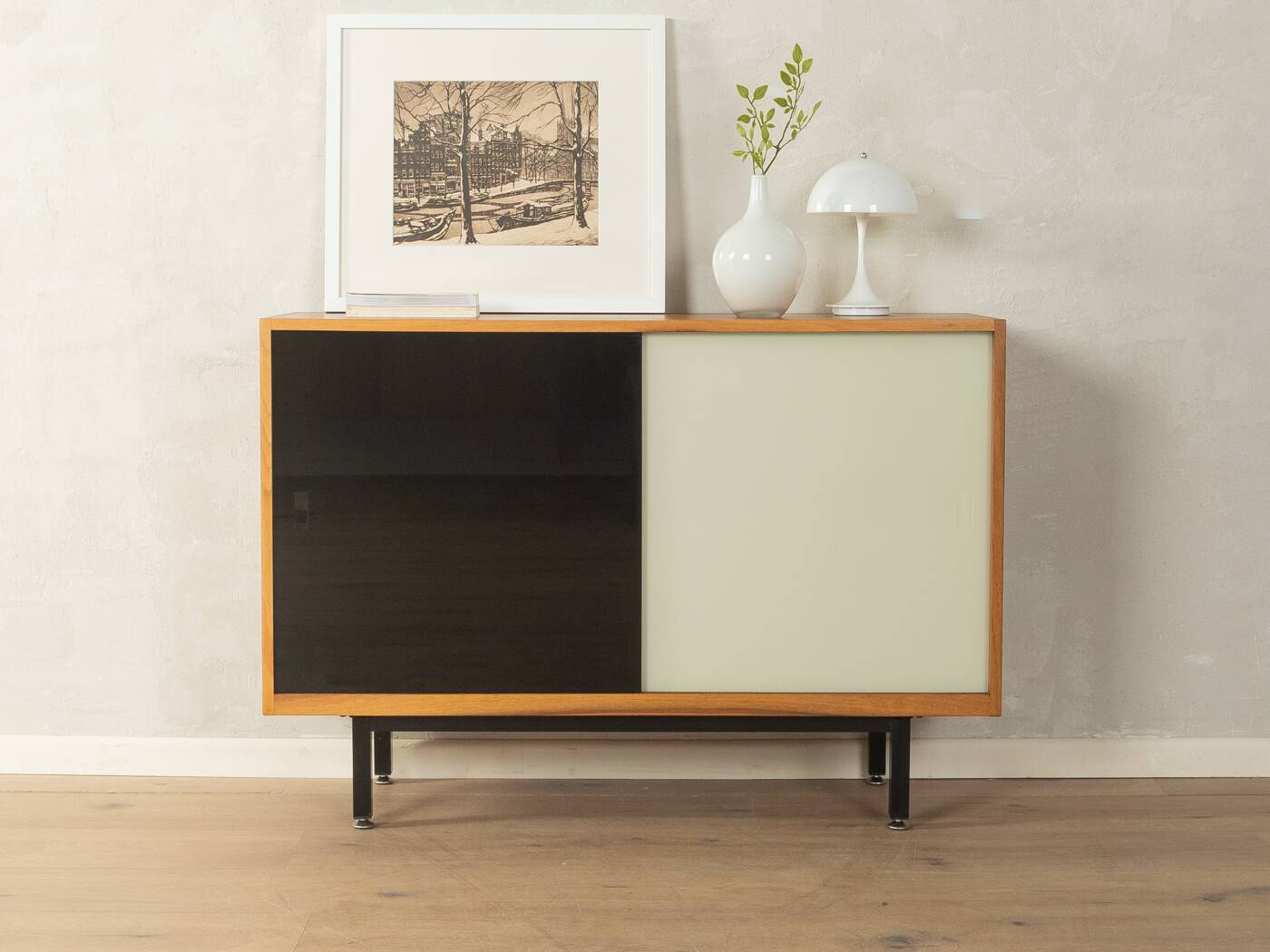Commode classique des années 1950