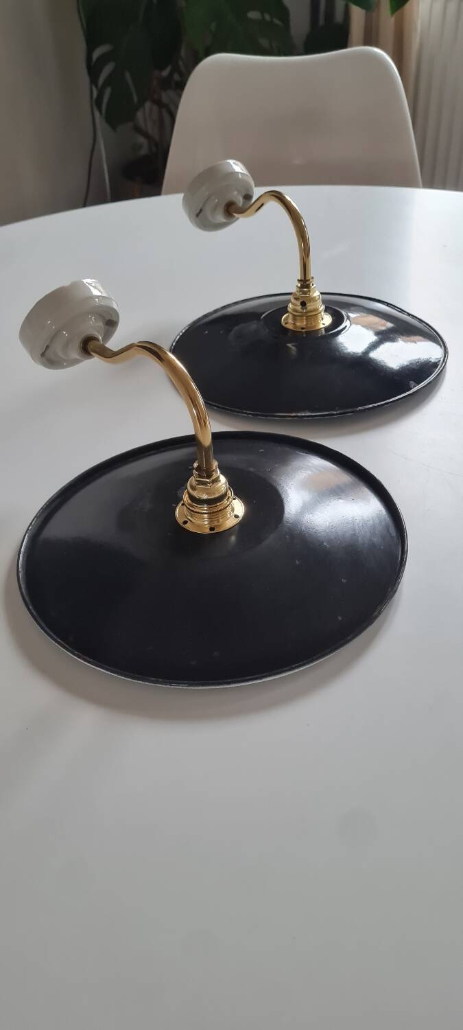 Paire d'appliques vintage en tôle émaillée