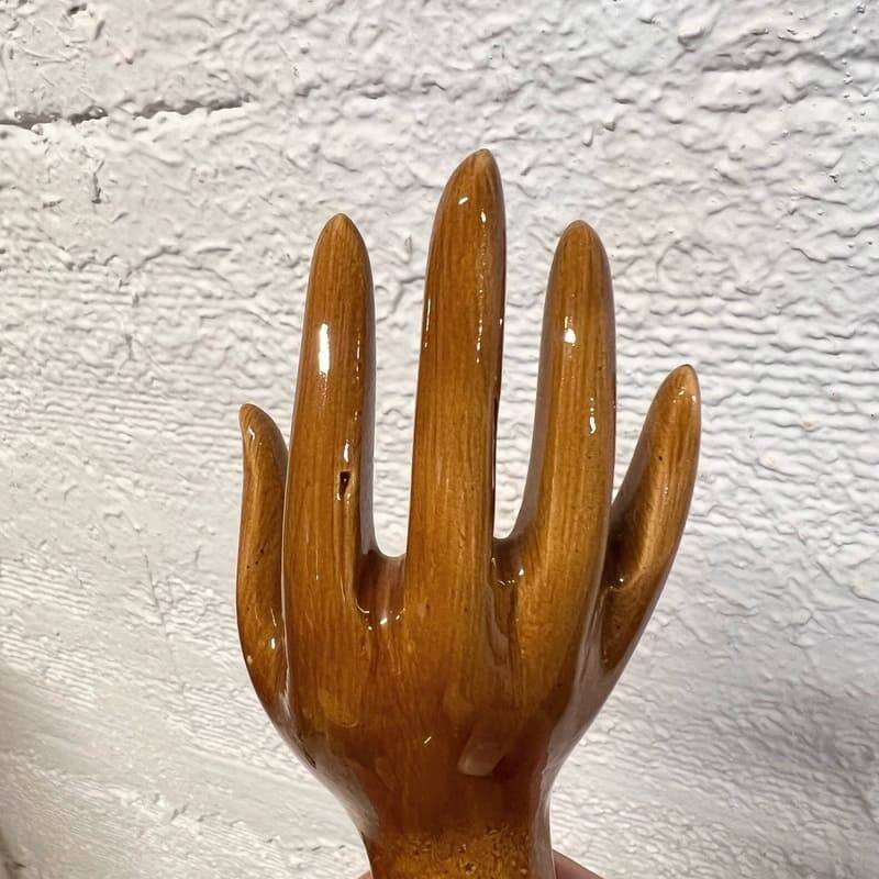 Brown soliflore hand