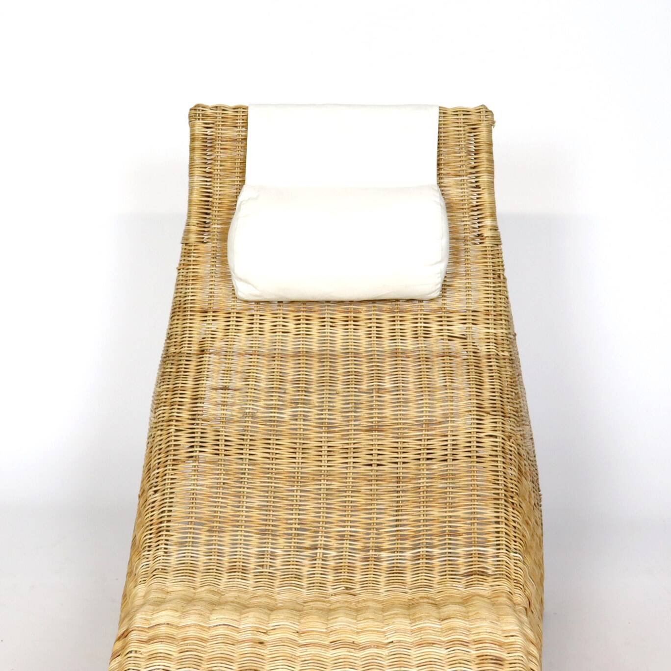 Rattan lounge chair