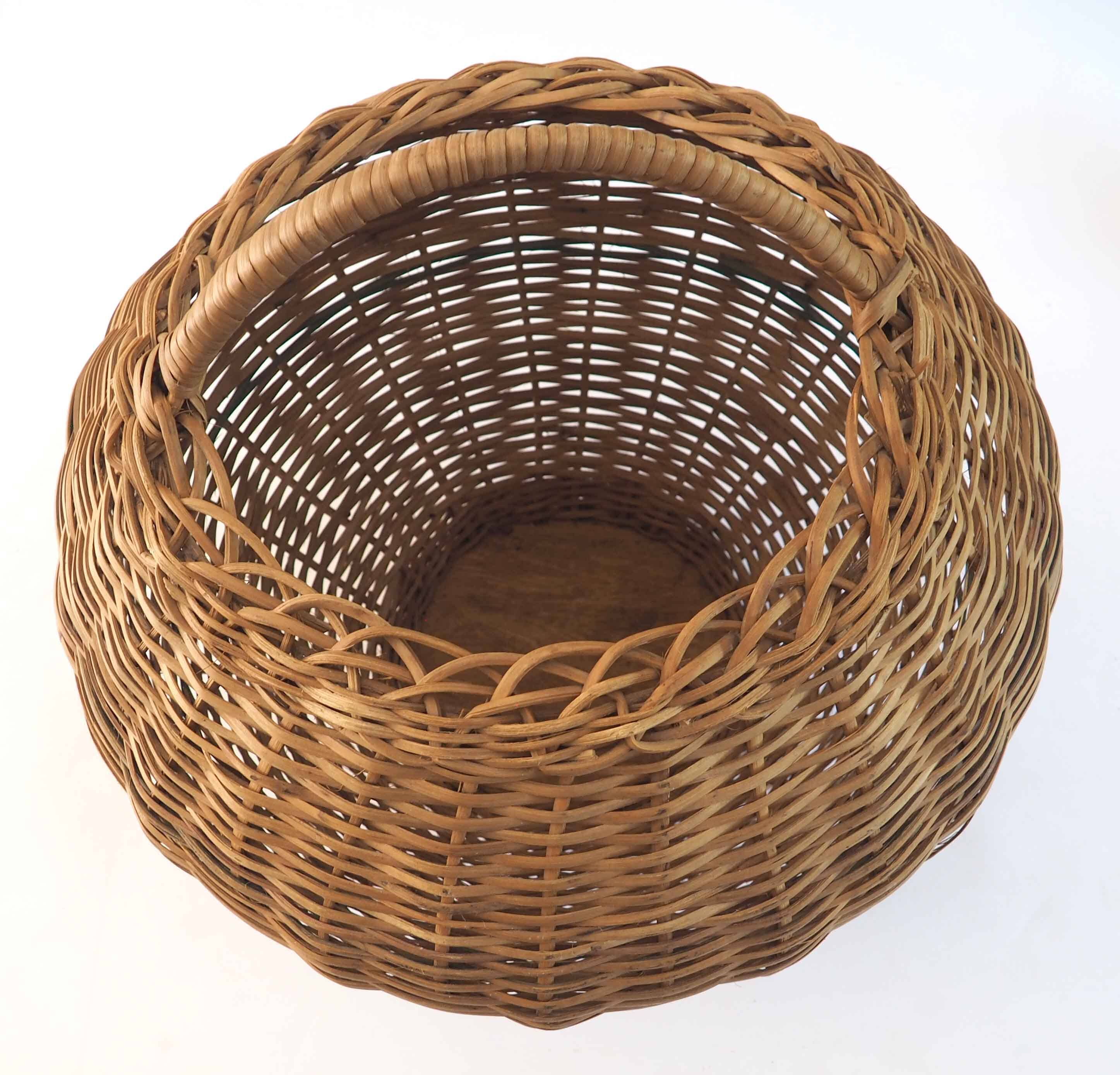Large rattan amphora basket