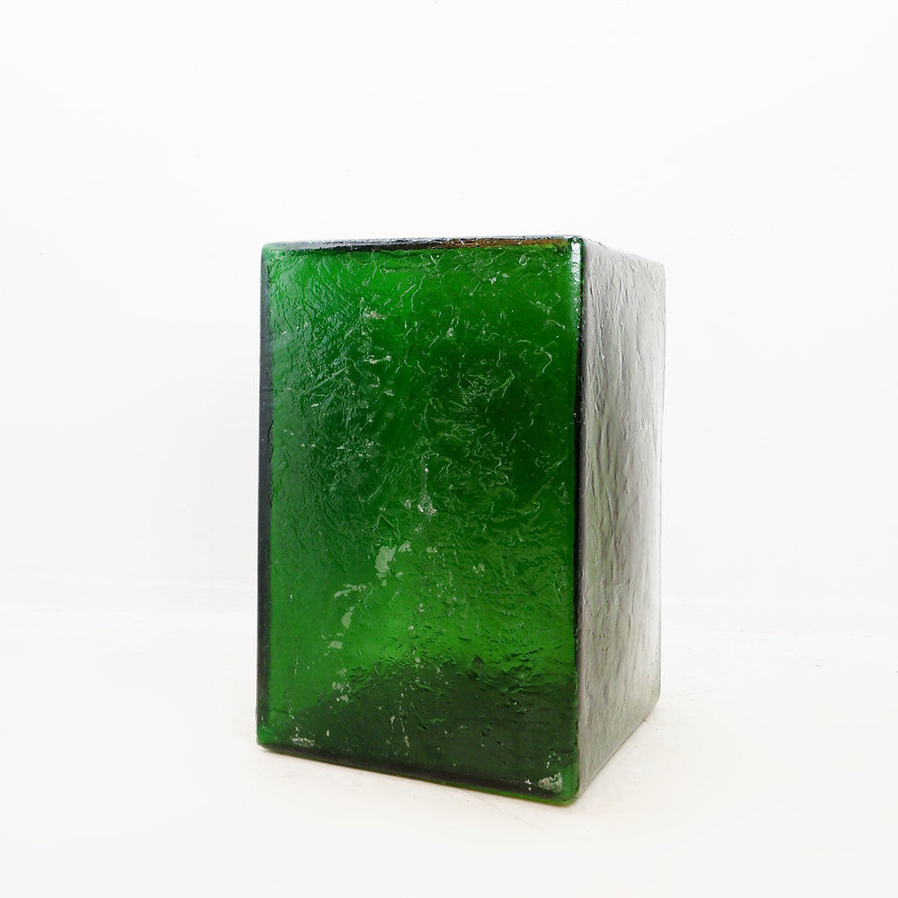 Translucent bottle green acrylic base