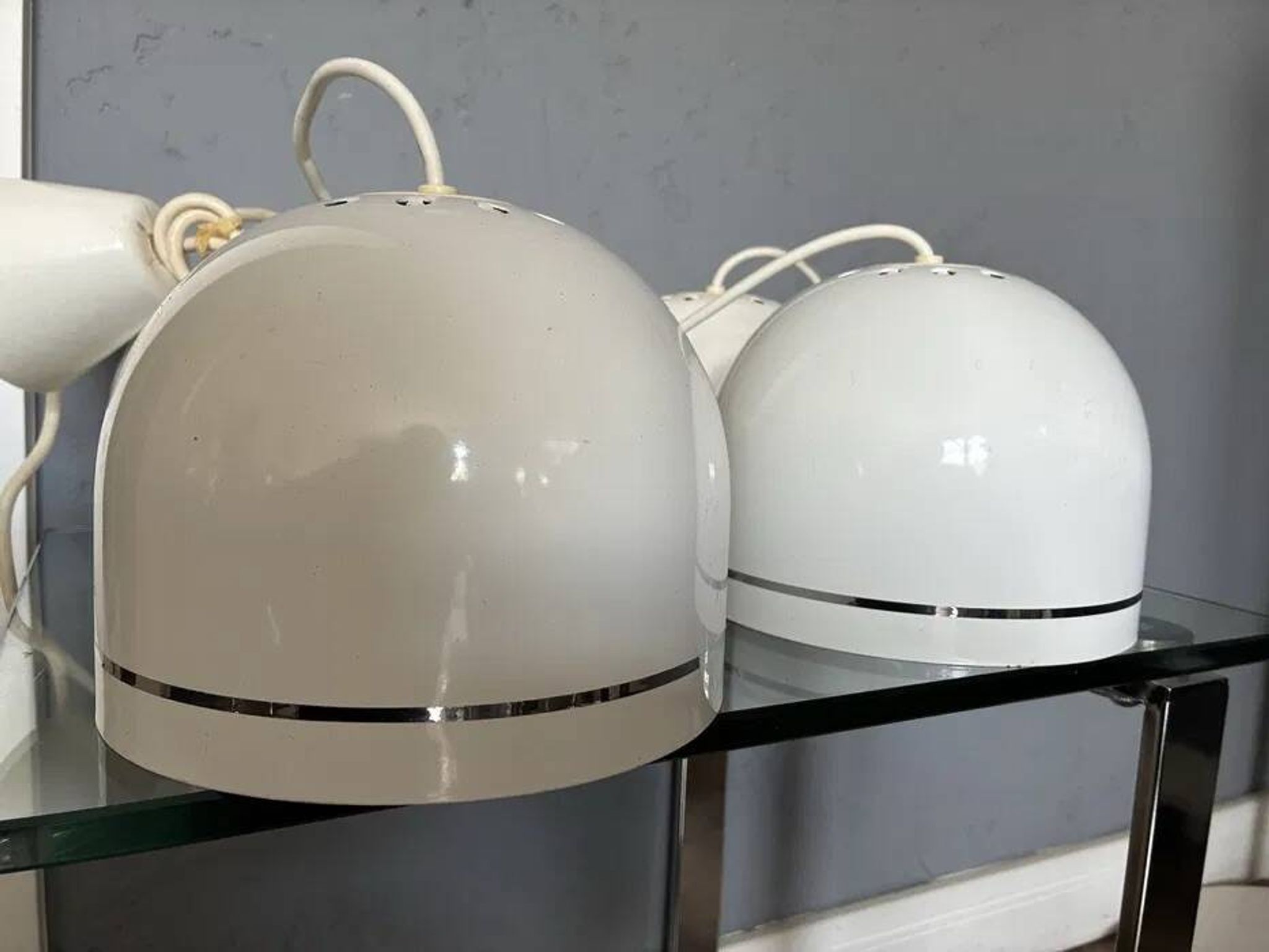 4 lampes suspensions Space Age blanches Philips 201-110, années 1970