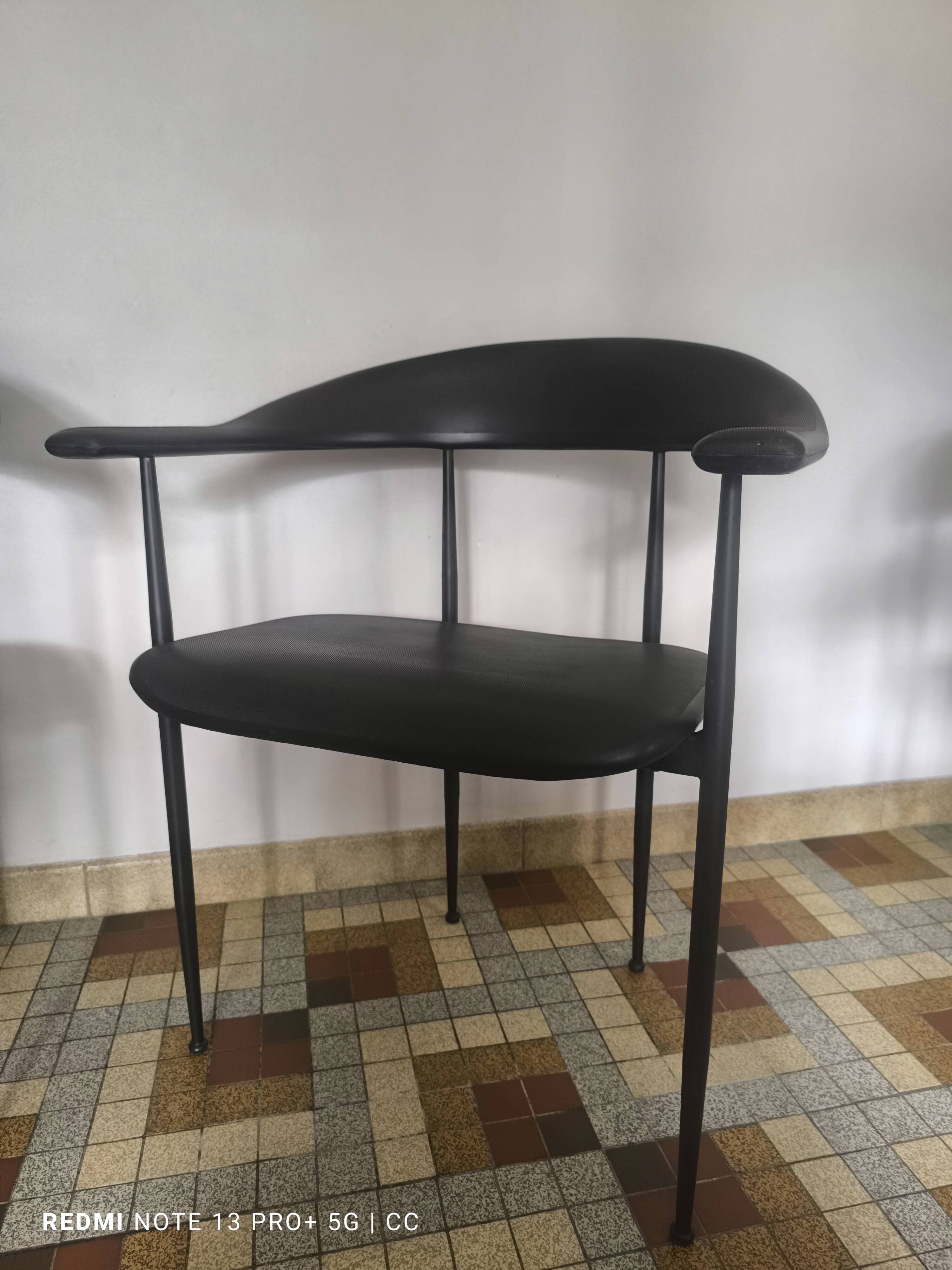 P40 fasem chairs by giancarlo vegni & gianfranco gualtierotti