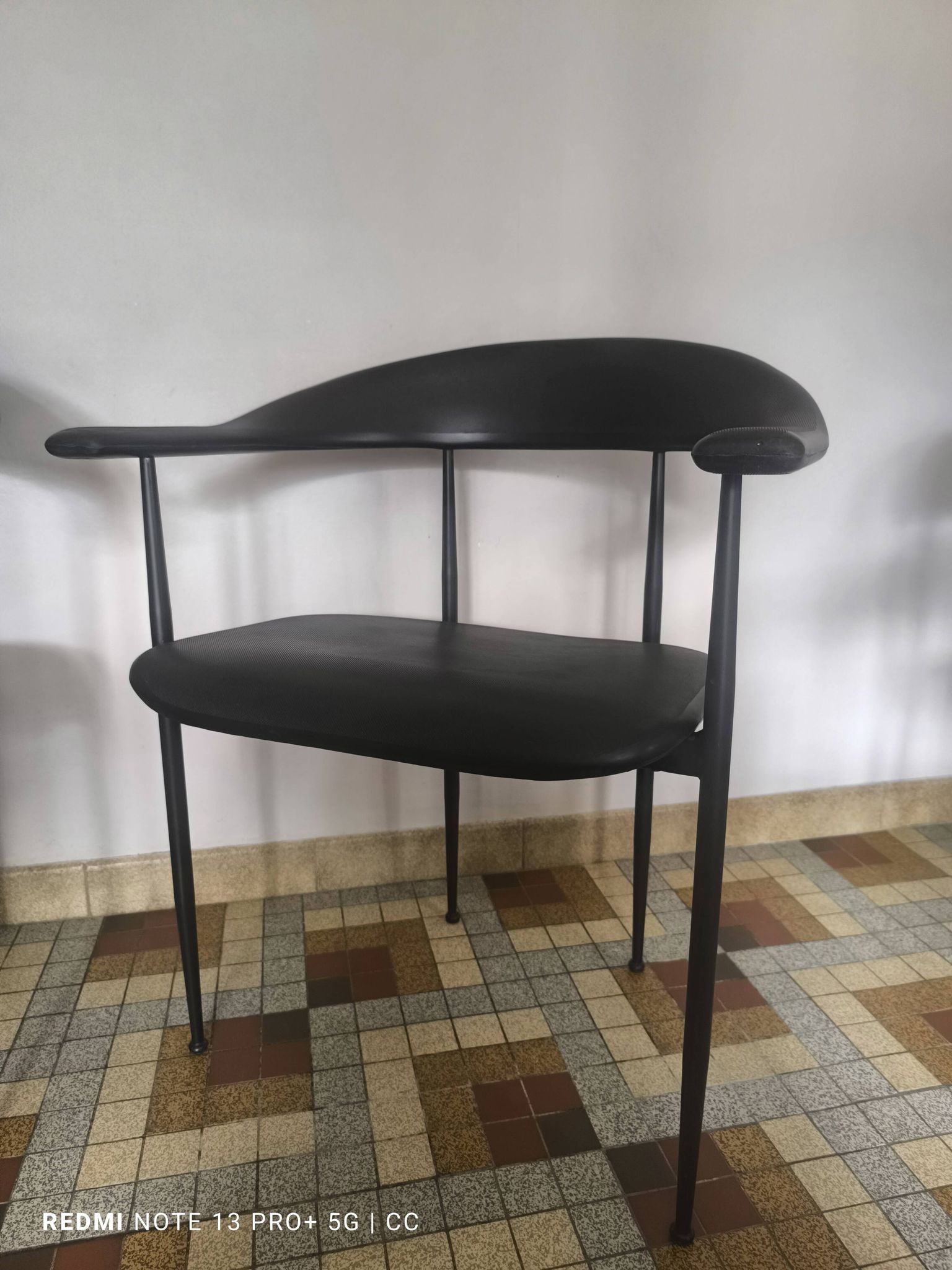 P40 fasem chairs by giancarlo vegni & gianfranco gualtierotti