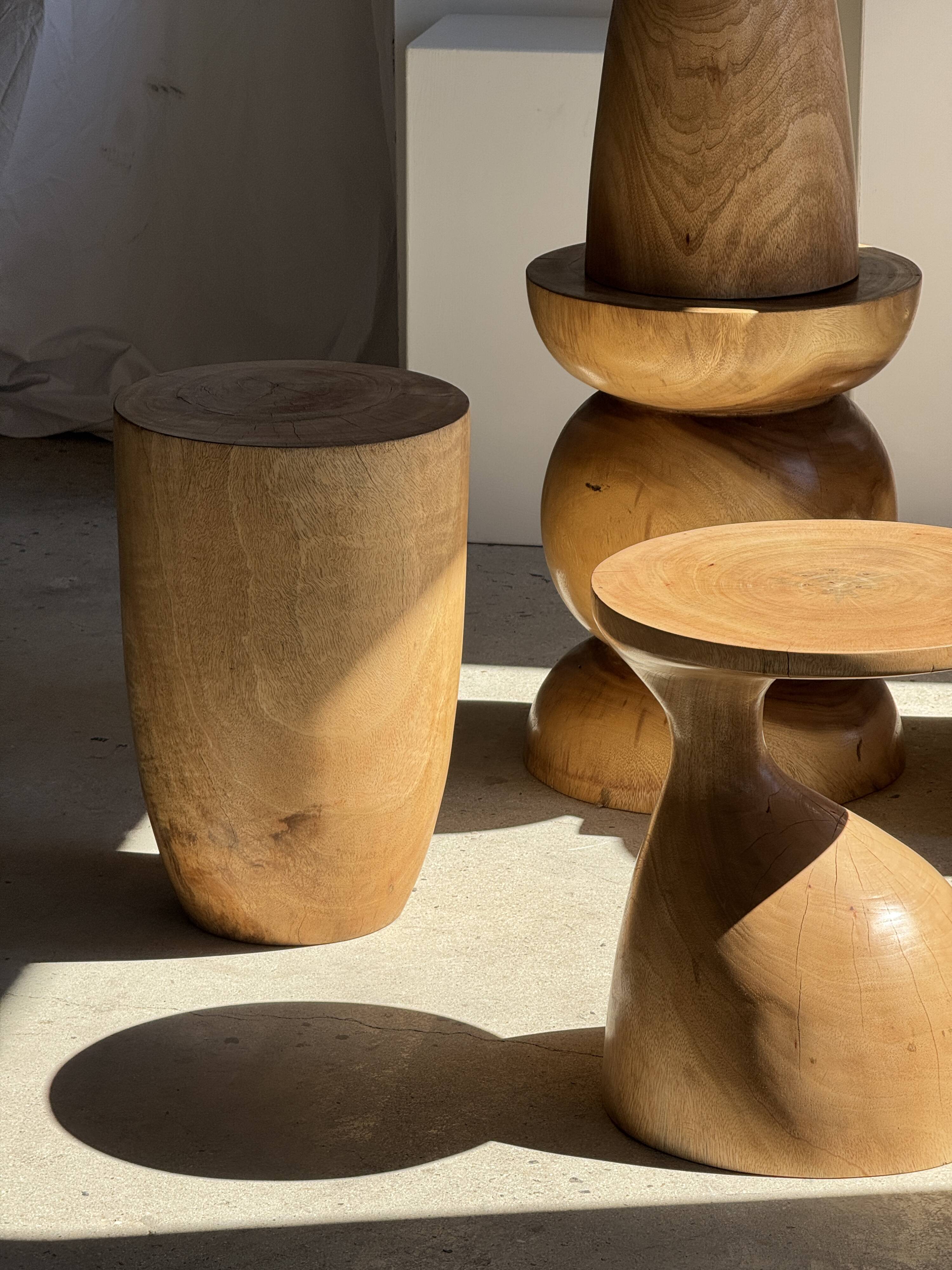 Stool, side table, end table in solid suar wood, spheres H50 D39.