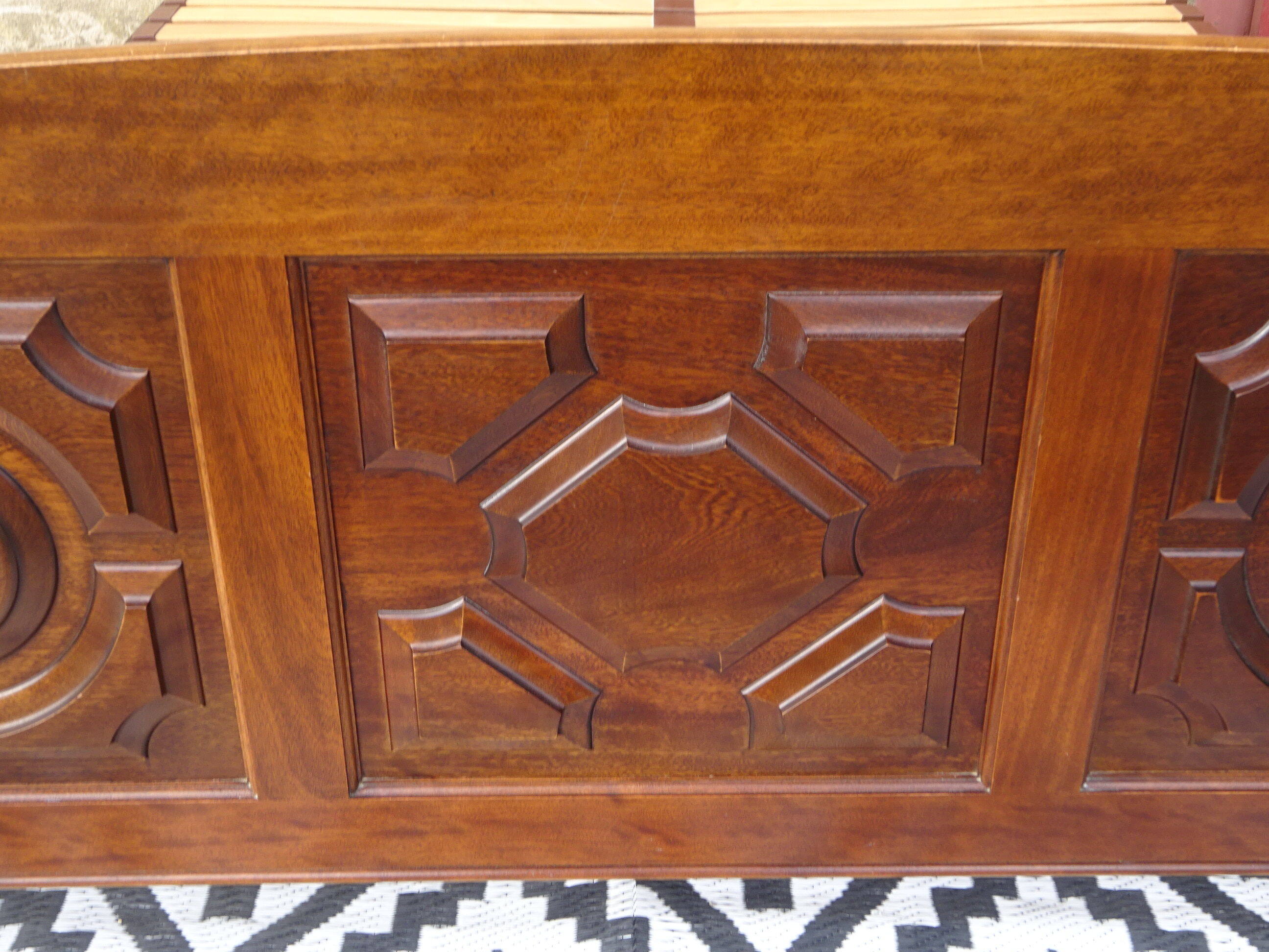 Wooden bed, geometric patterns, 140/190 cm