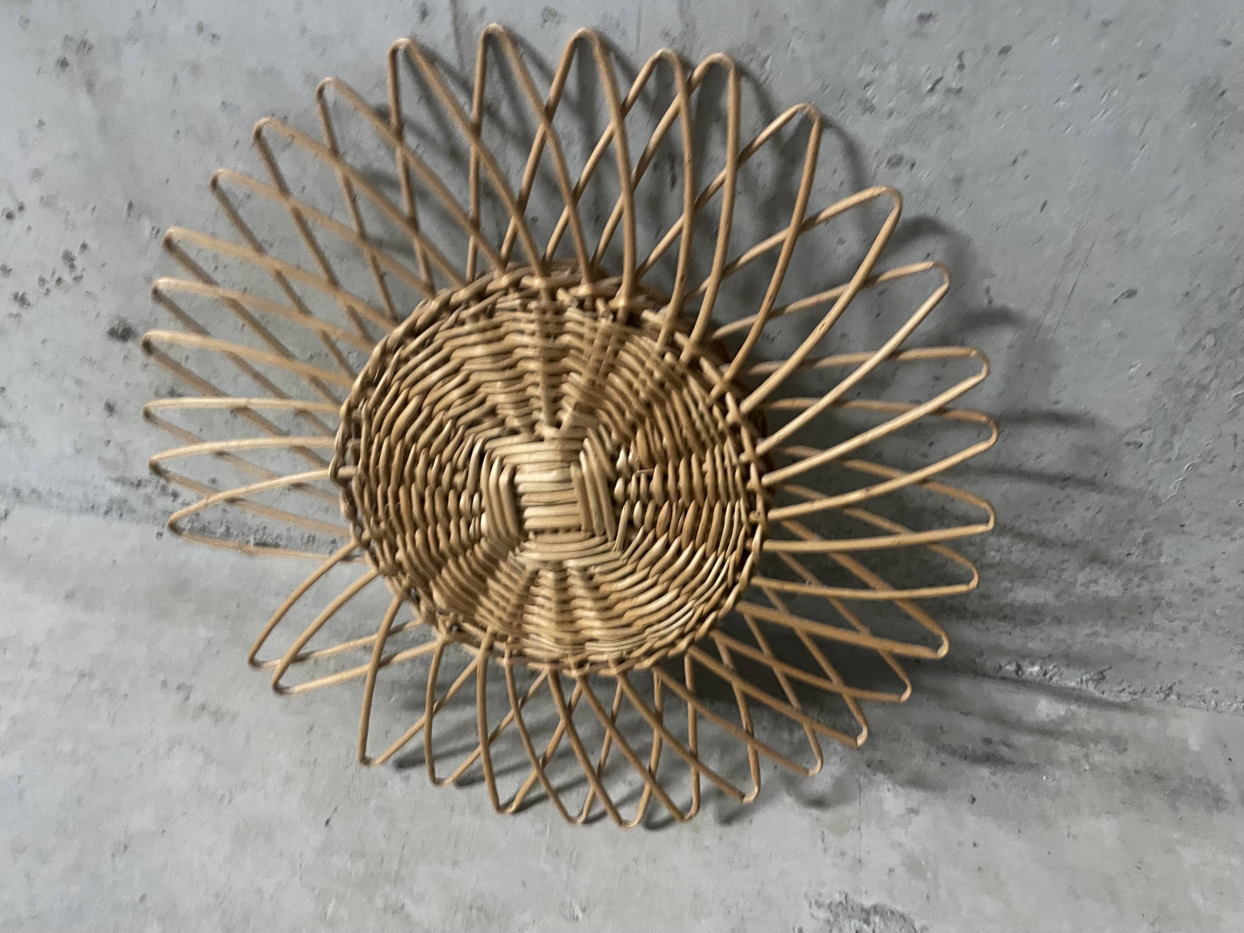 Wicker sun mirror