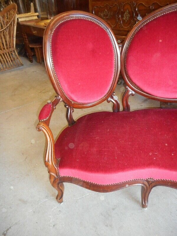 Louis Philippe sofa medallion in mahogany from the 19th century
