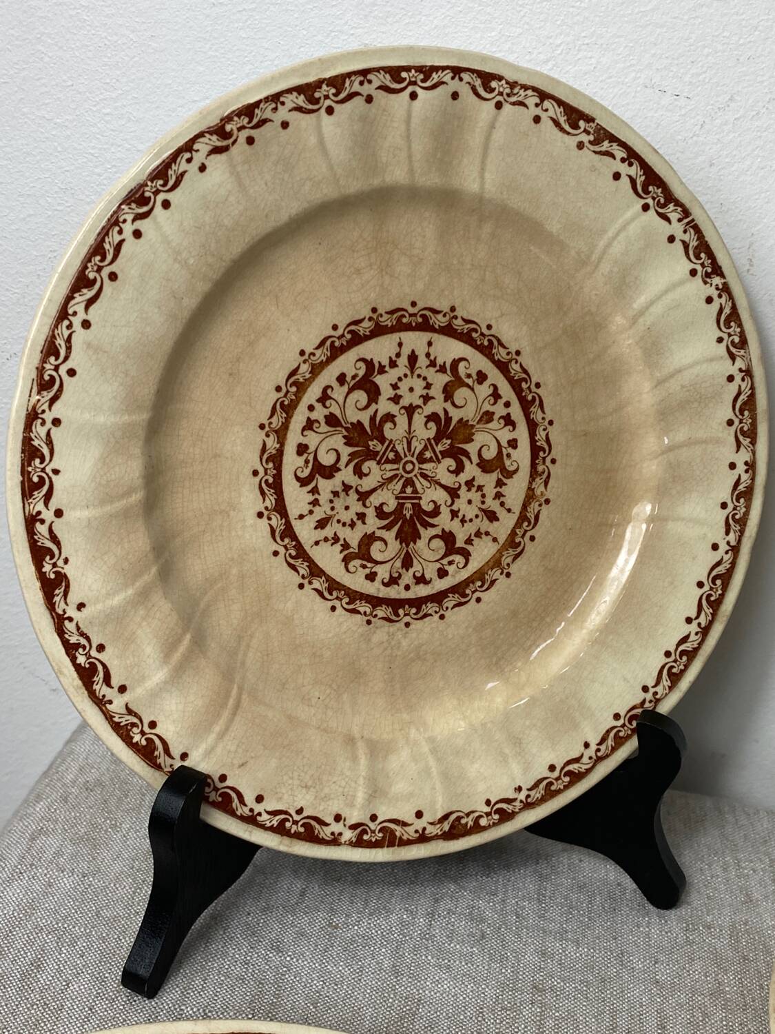 6 Gien ironstone plates