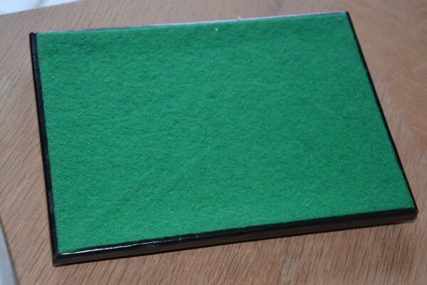 Ancien cendrier en cristal avec son support en cuir