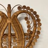 Peacock chair with armrests