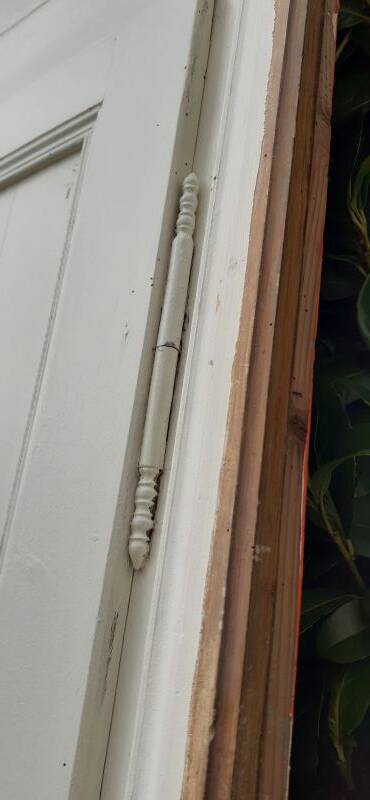 Pair of 19th-century cupboard doors and their frame (1st), woodwork