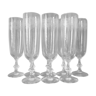 Set 8 engraved crystal champagne flutes