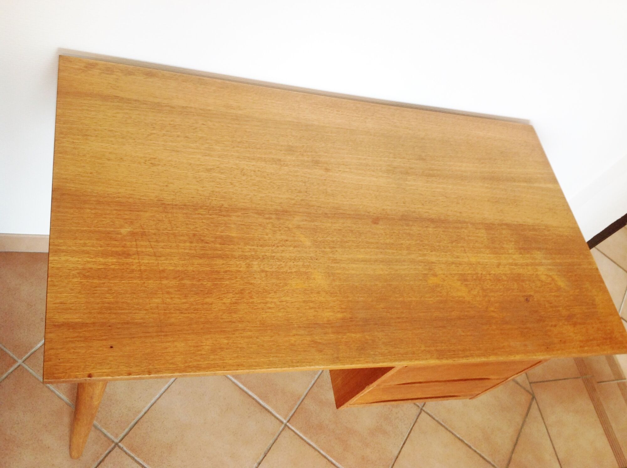 Scandinavian-style verni chene desk / vintage 60s