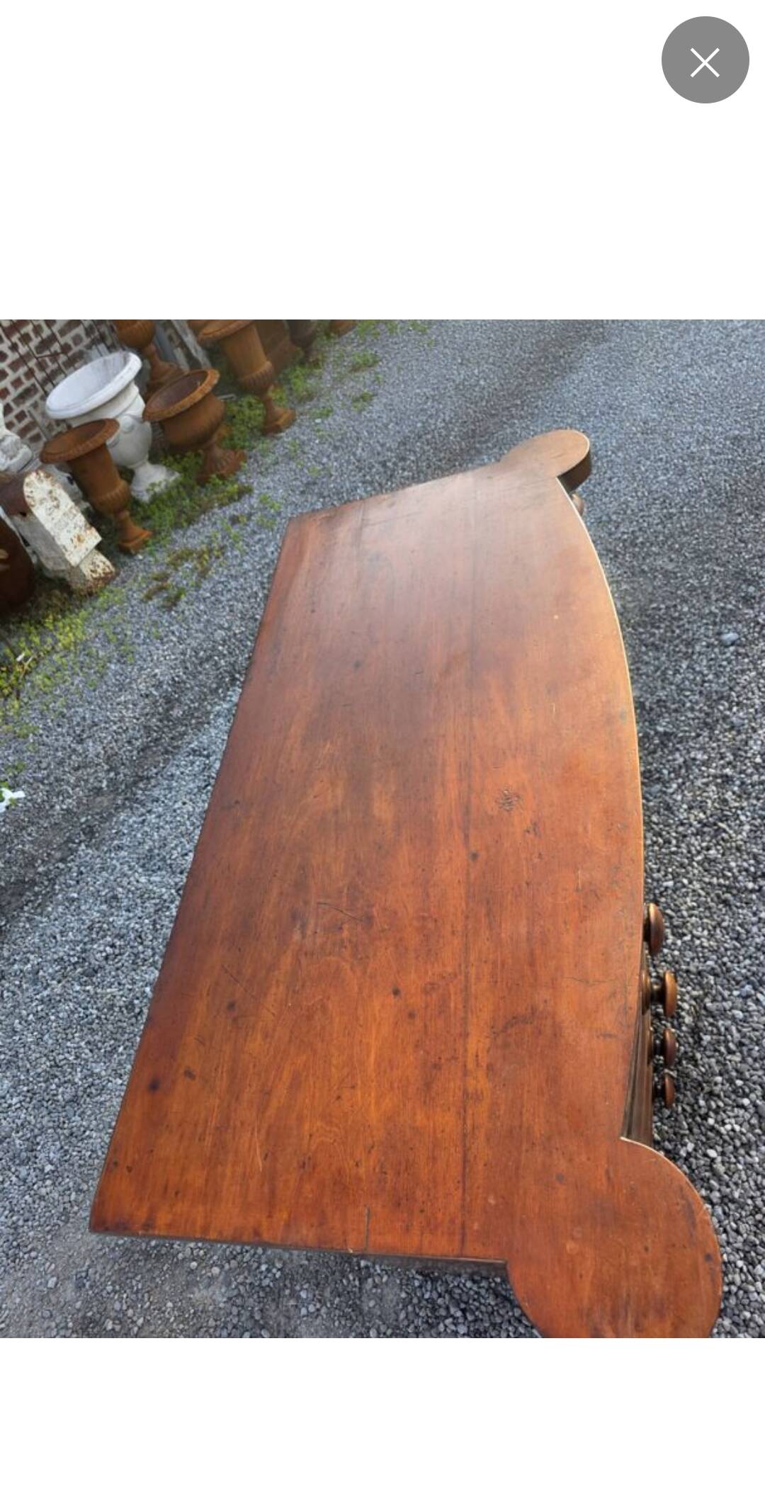 Commode galbée ancienne en acajou
