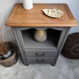 Oak chest of drawers