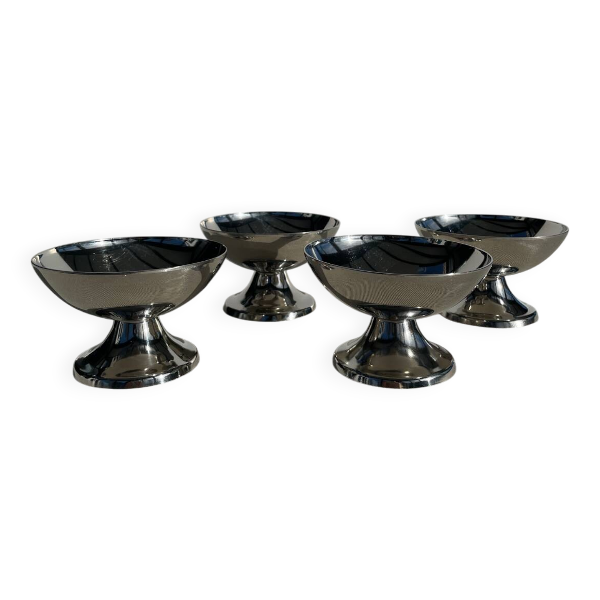 Set of 4 metal glasses / vintage stainless steel ice cream cups on a stand.