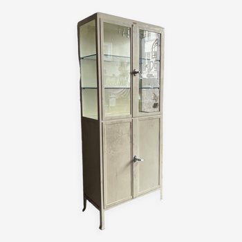 Armoire médicale - style industriel