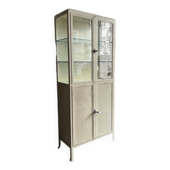 Armoire médicale - style industriel