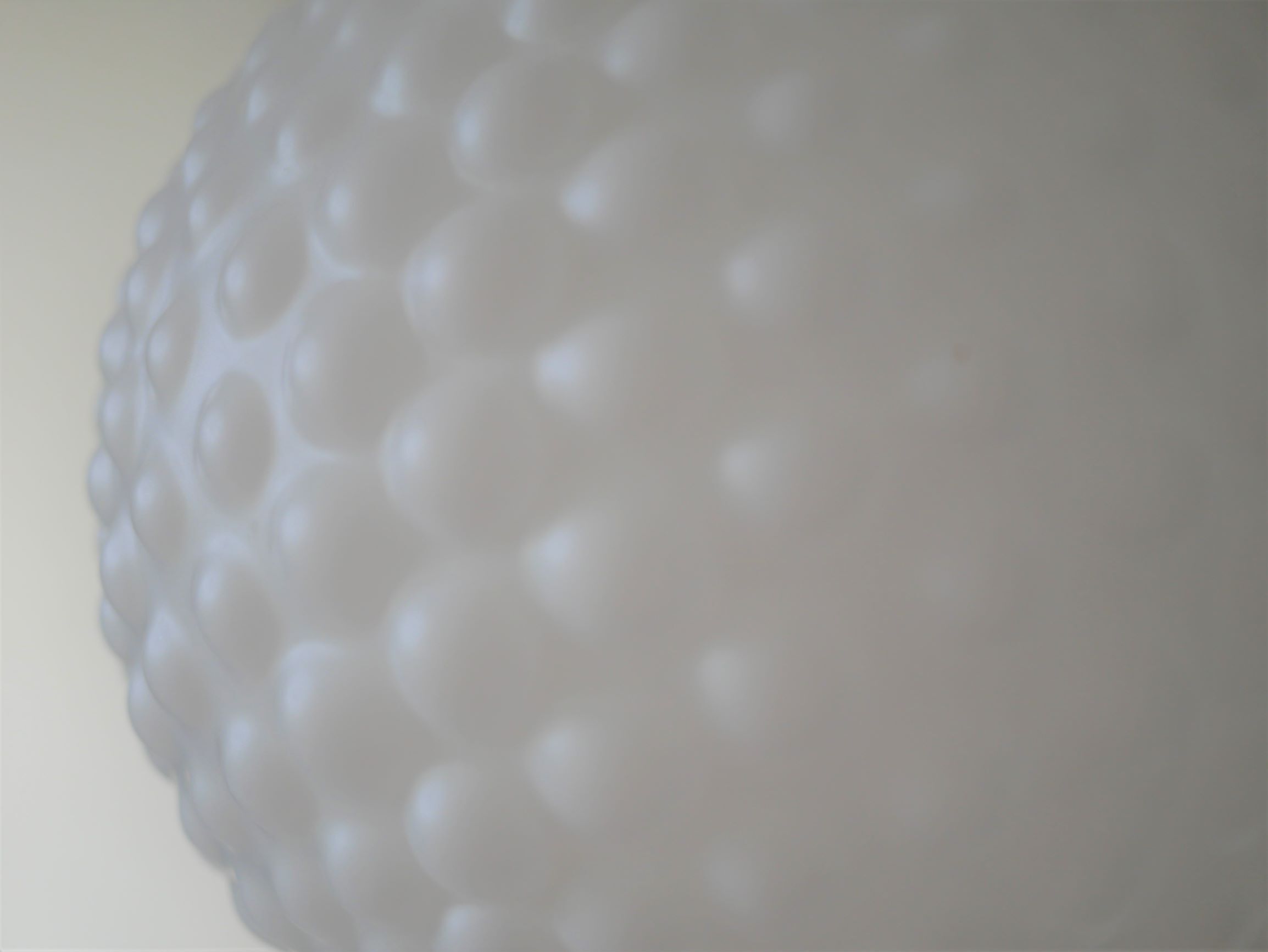 Suspension « boule » vintage en opaline