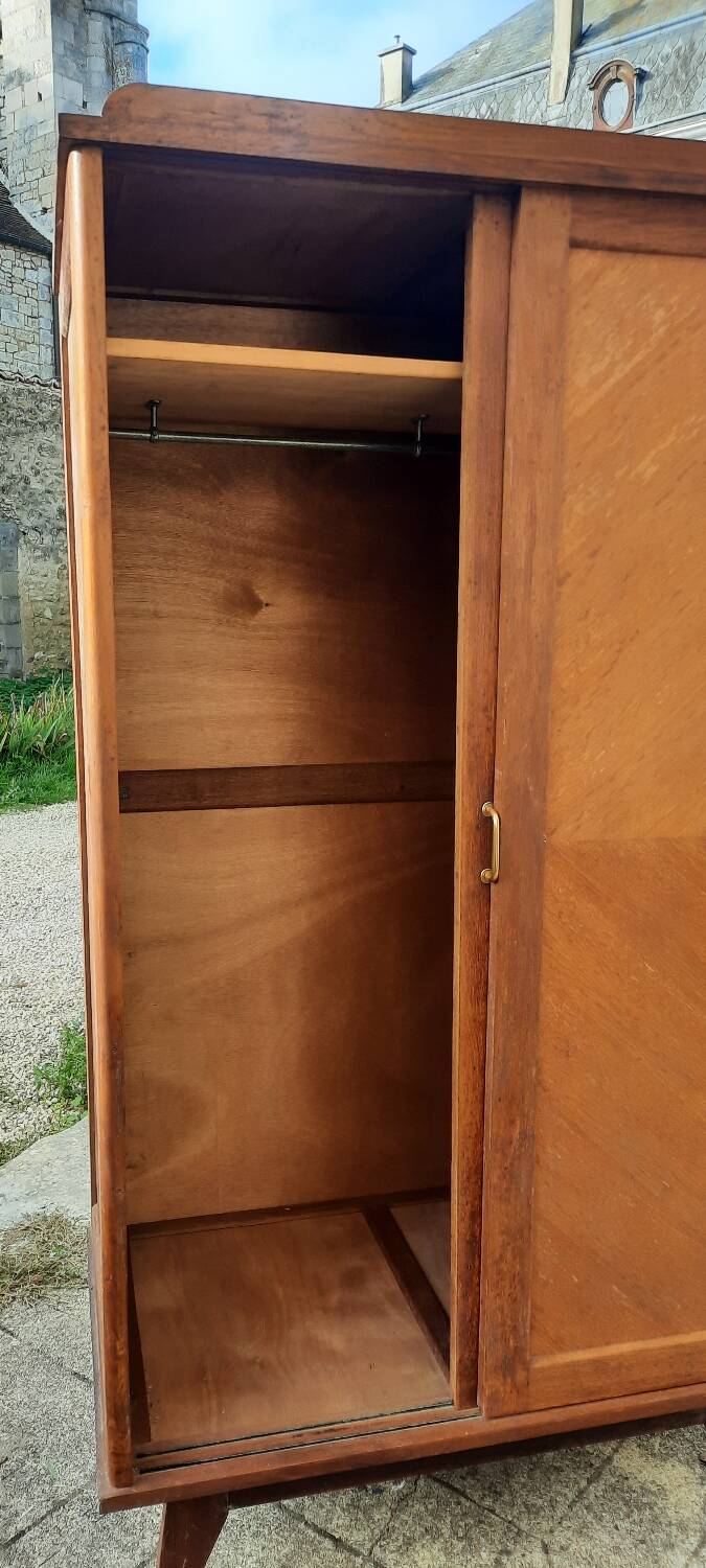 Sliding door wardrobe