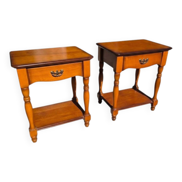 Paire de tables de chevet en merisier milieu XXème