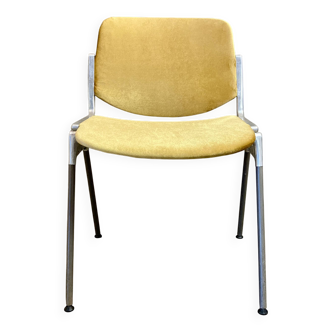"GIANCARLO PIRETTI" chair.