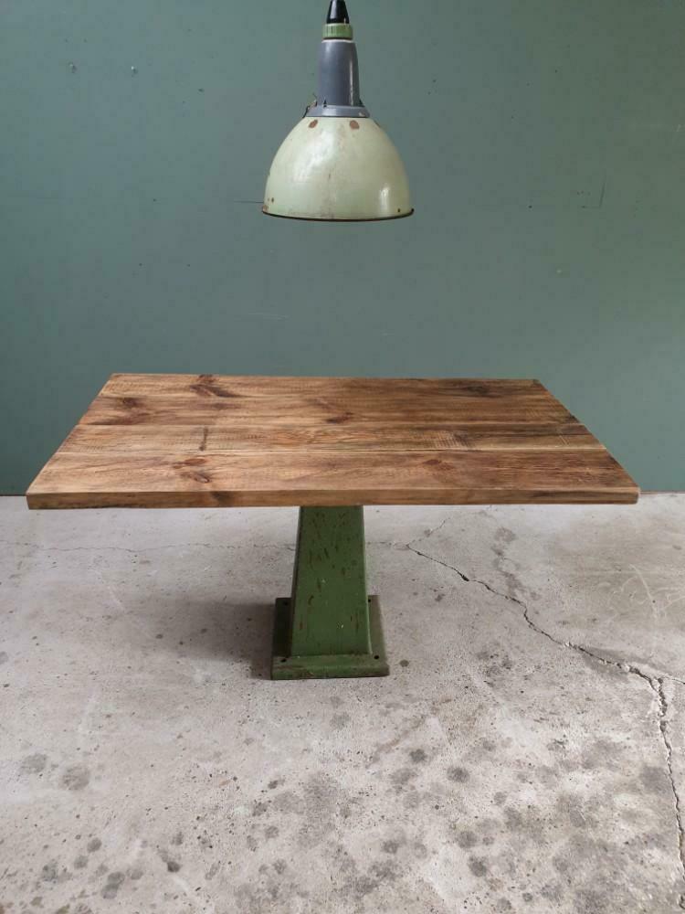 Table à manger industrielle