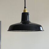Suspension antique lampshade in black enamelled sheet metal.