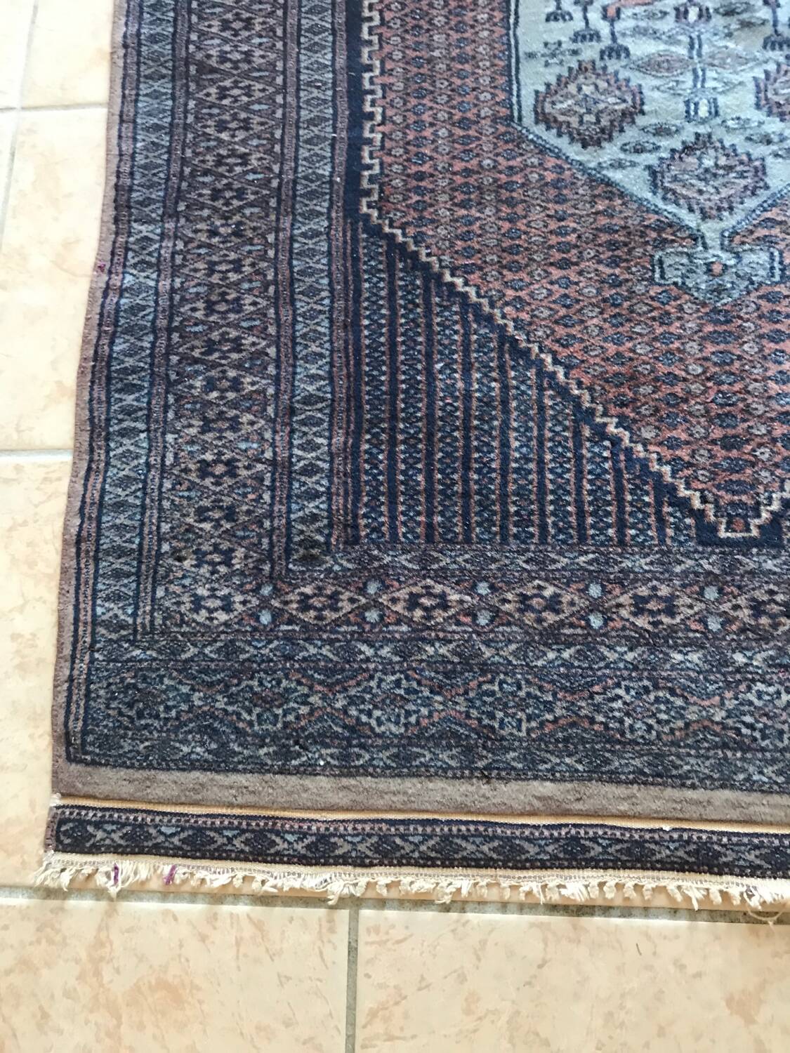 Geometric rug from Pakistan