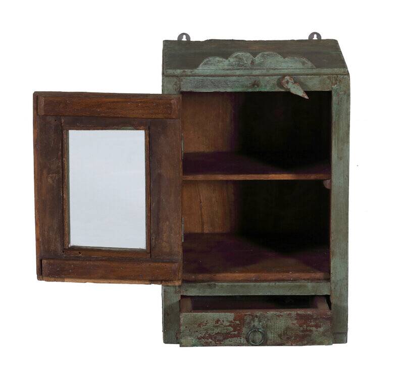 Antique green display case made of old teak wood, piece and patina of Indian origin