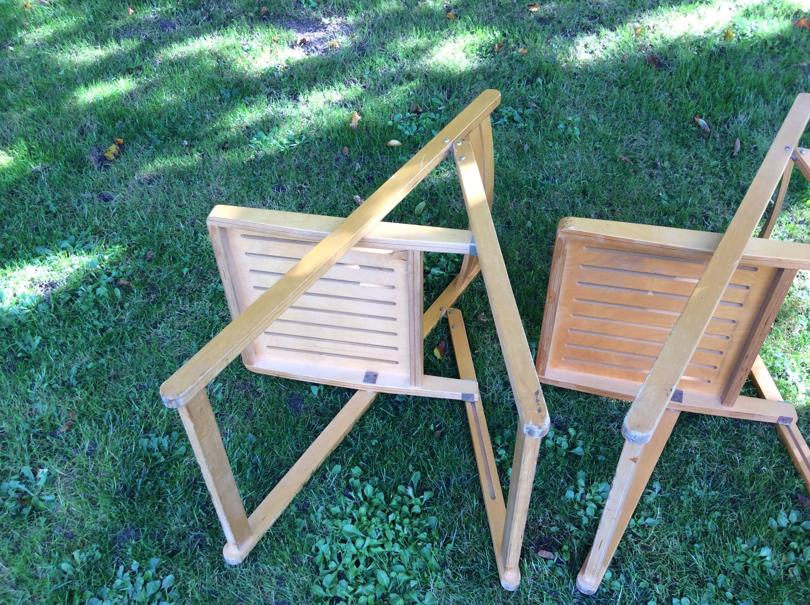 Series of 3 folding chairs