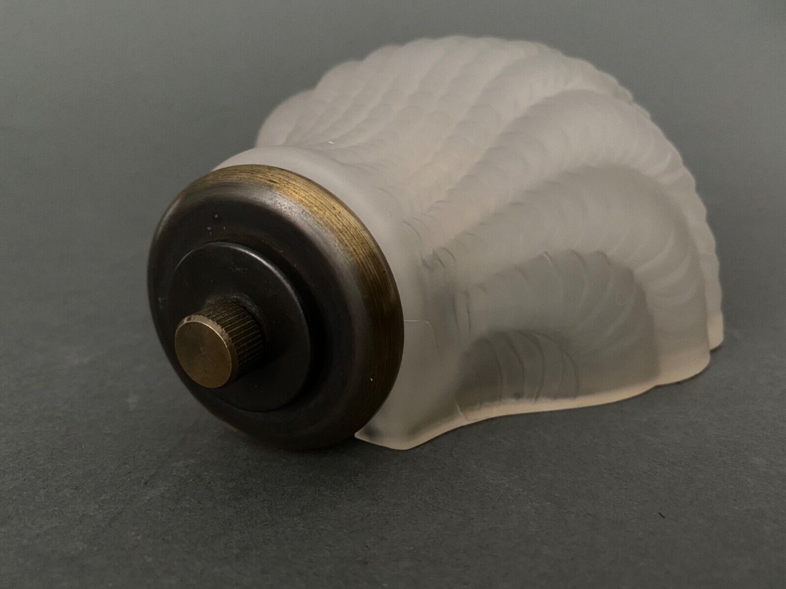 Wall lamp in frosted glass Art Deco 1950 scallop shell