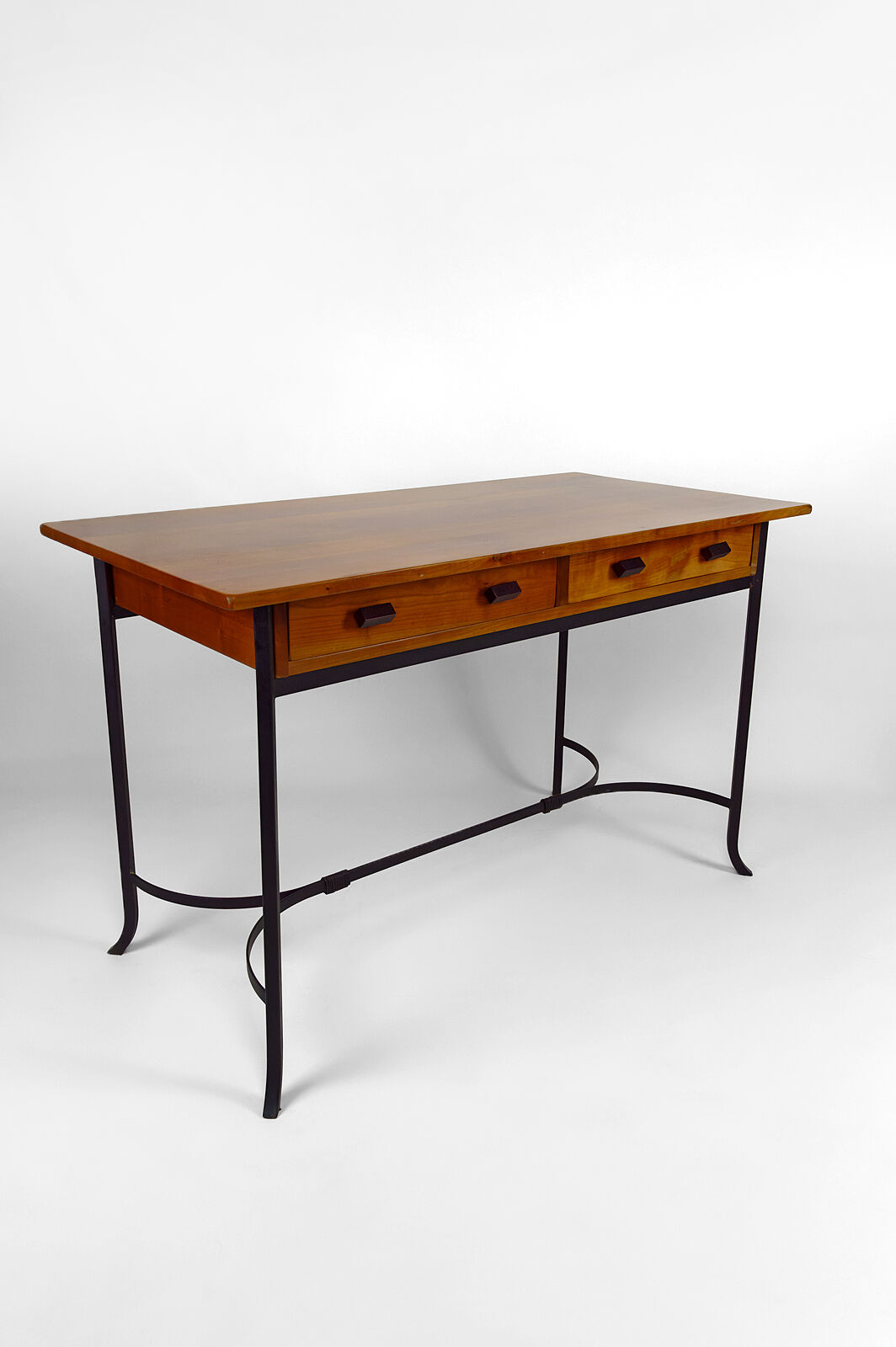 Bureau moderniste en merisier et fer forgé, circa 1980