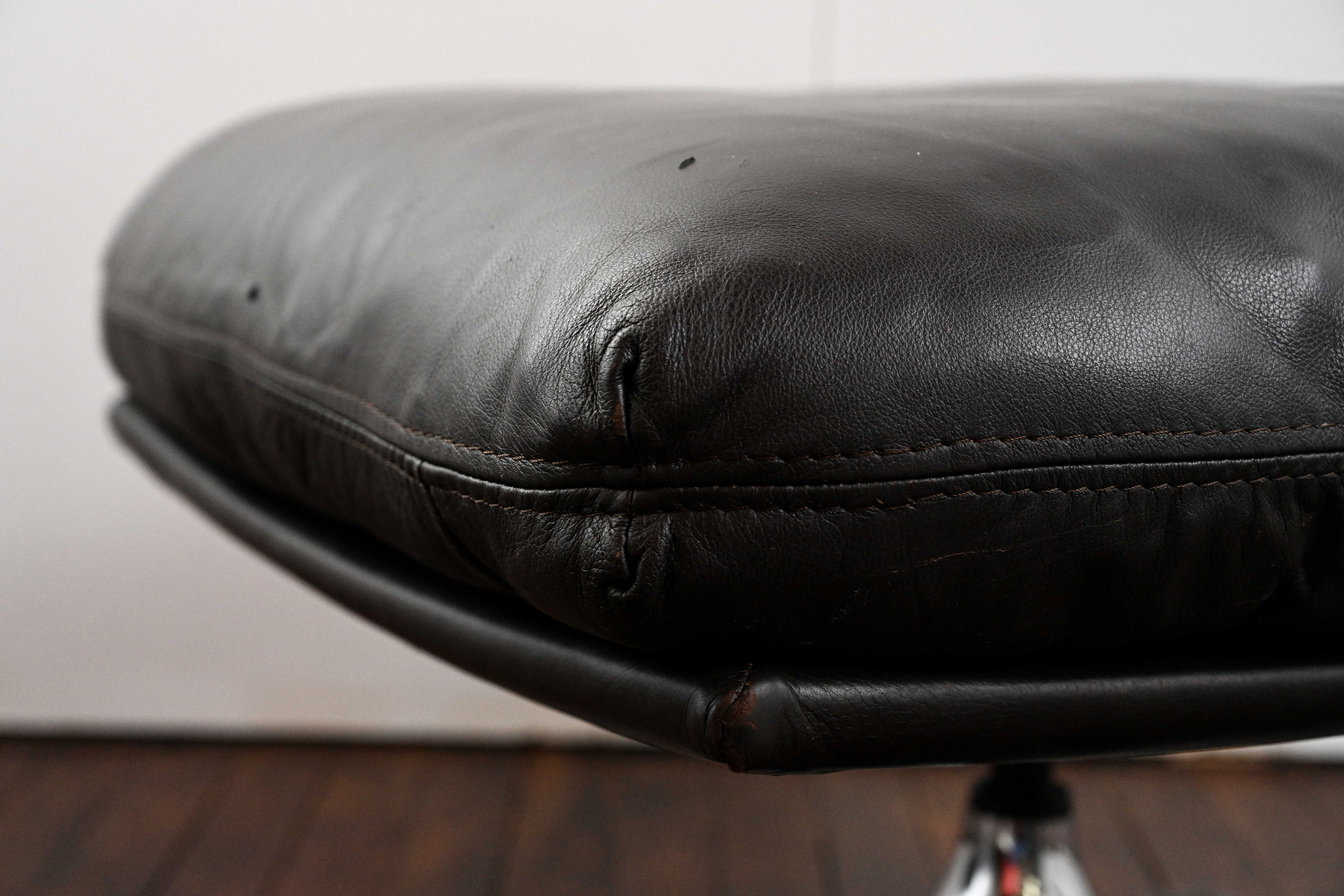 De Sede DS-31 armchair with matching foot rest