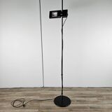 Lampadaire Aton conçu par Ernesto Gismondi en 1980 pour Artemide