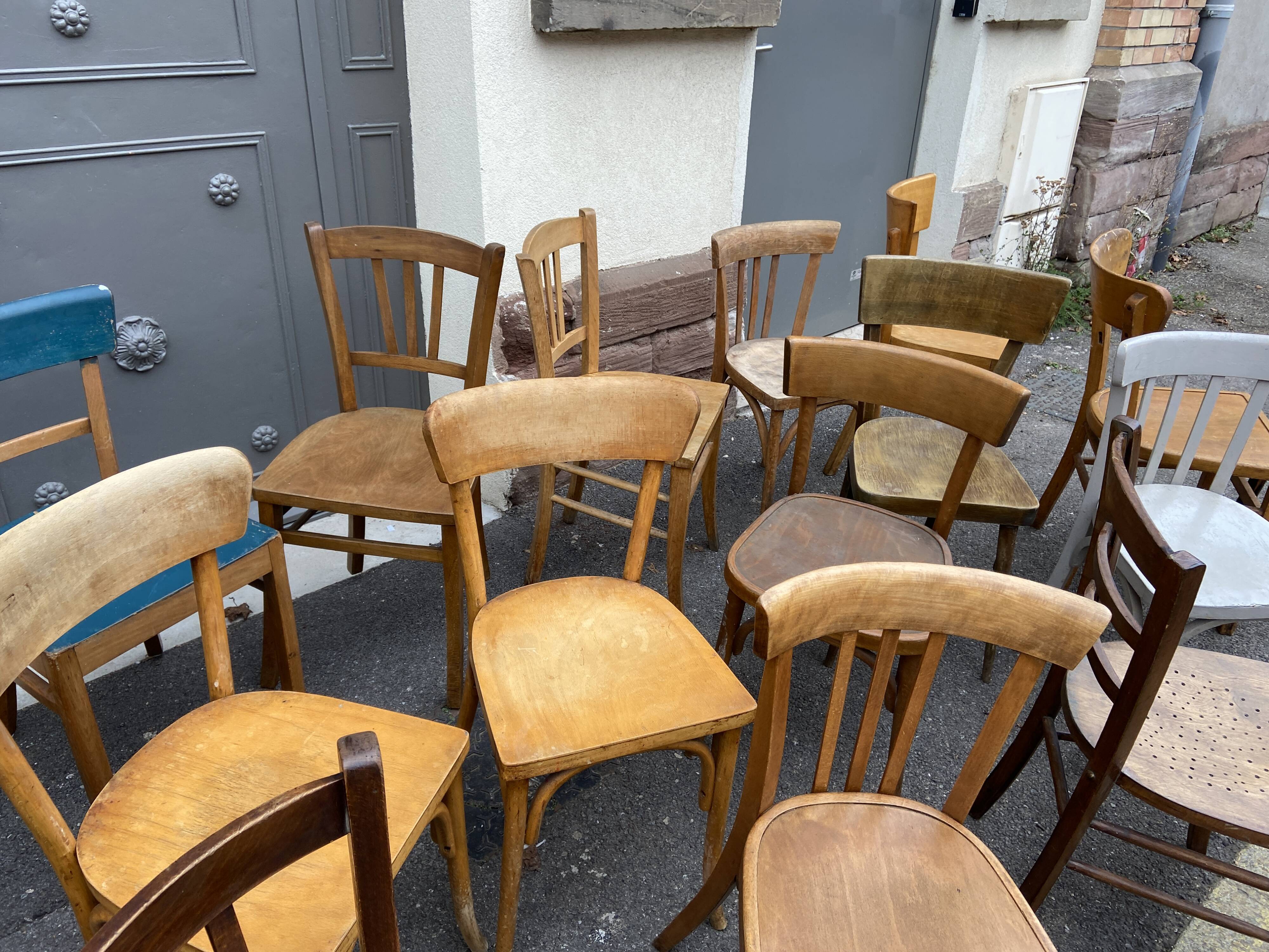 Lot 25 chaises bistrot restaurant bois courbé vintage