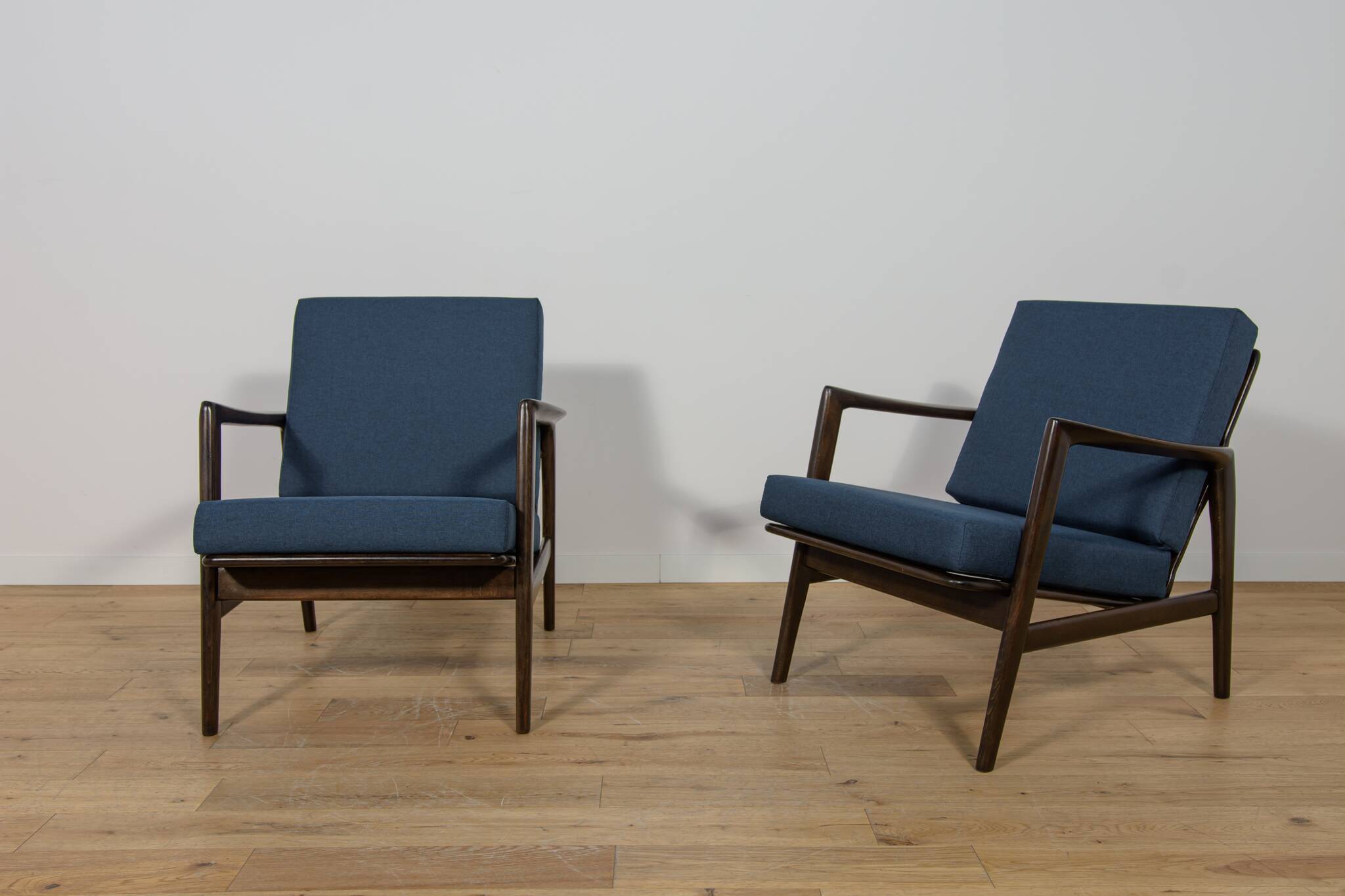 Model 300-139 Armchairs from Swarzędz Furniture Factory, 1960s, Set of 2