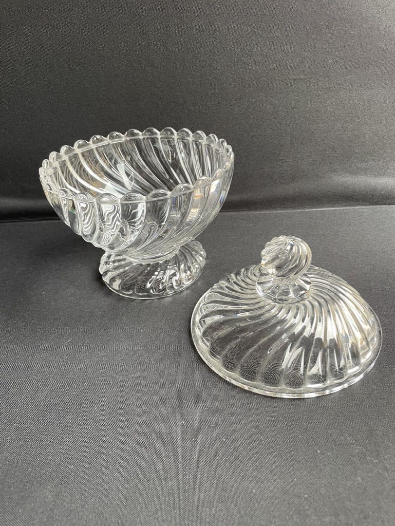 Art Deco - Crystal stamped Baccarat sugar pot