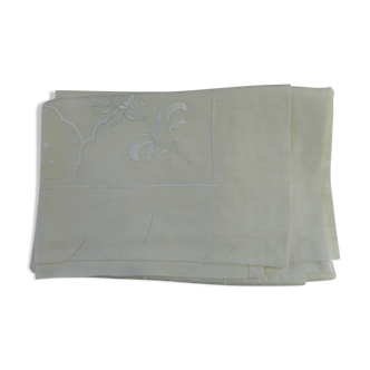 Drap ancien en lin brodé