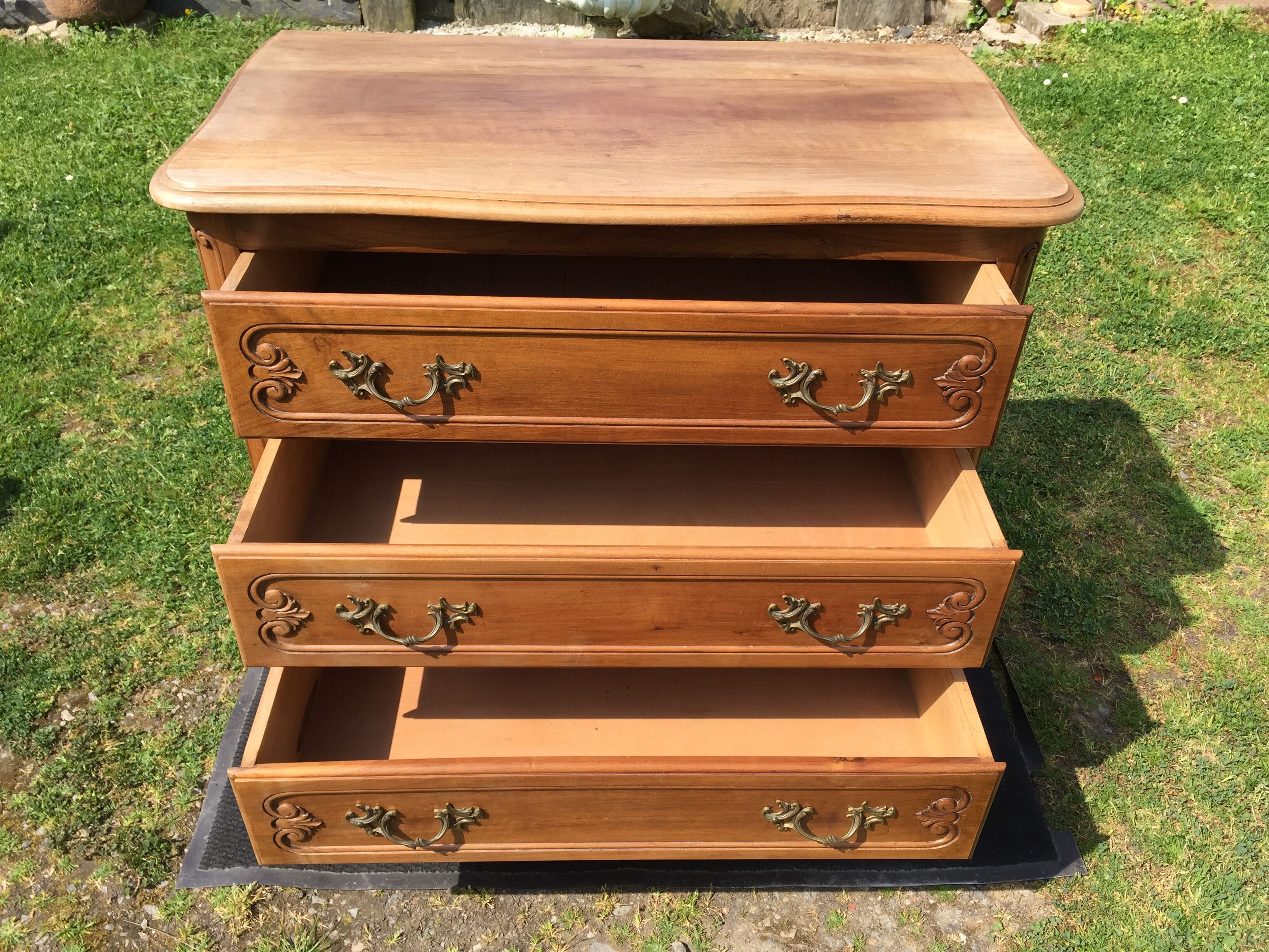 Vintage neo-Louis XV chest of drawers in solid walnut with 3 drawers