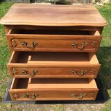 Commode vintage néo louis xv en noyer massif à 3 tiroirs
