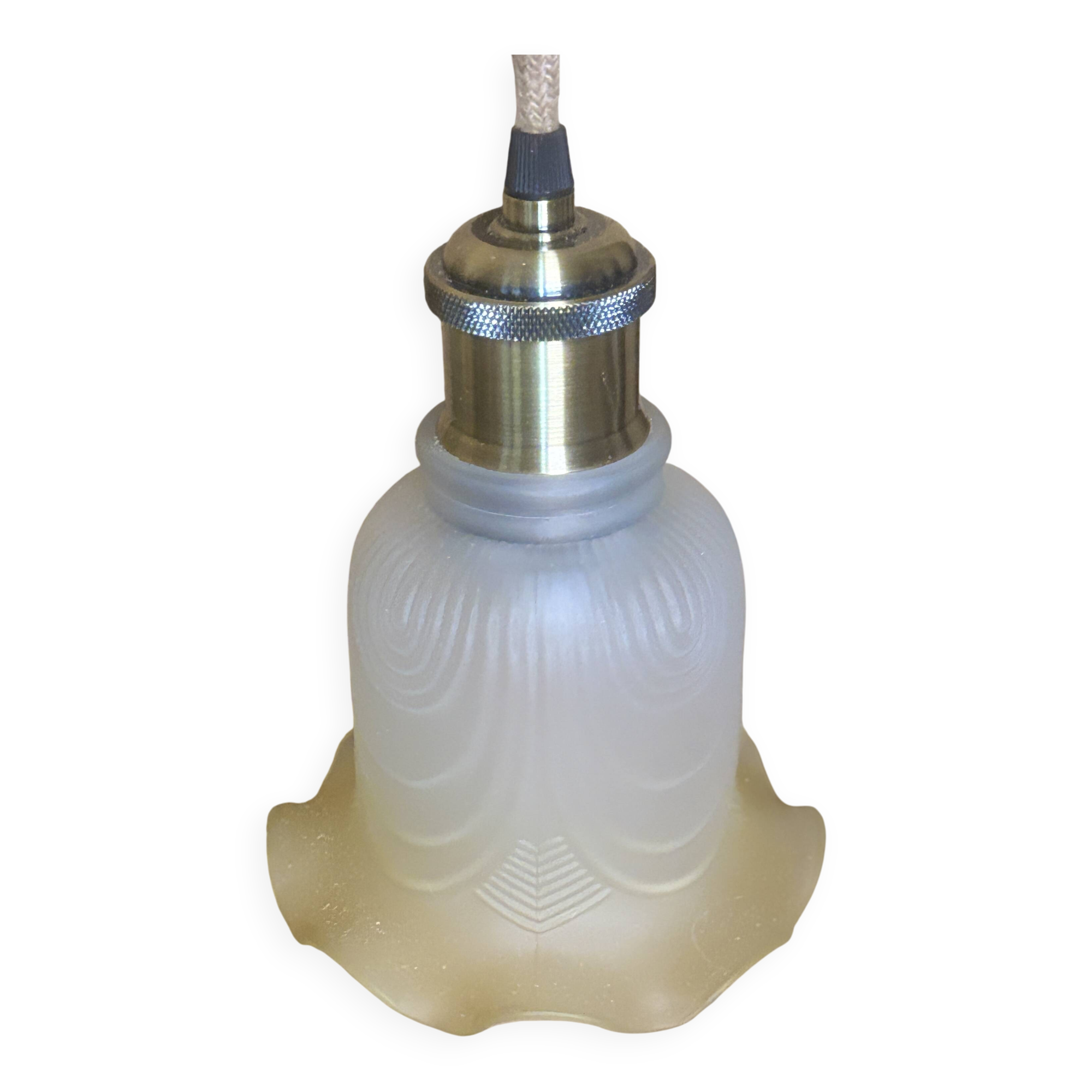 Suspension in opaline & brass – soft light and retro charm