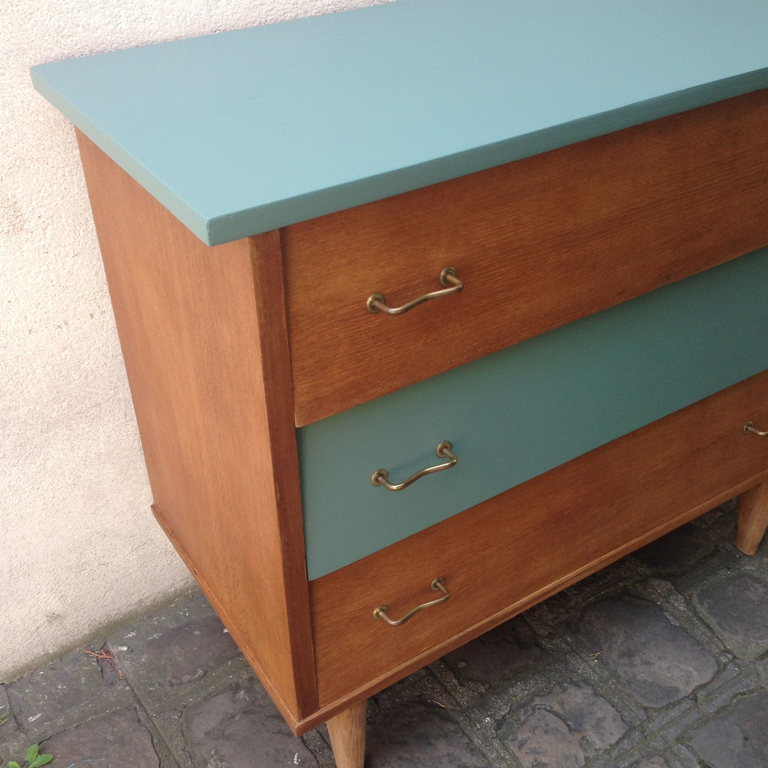 Two-tone dresser