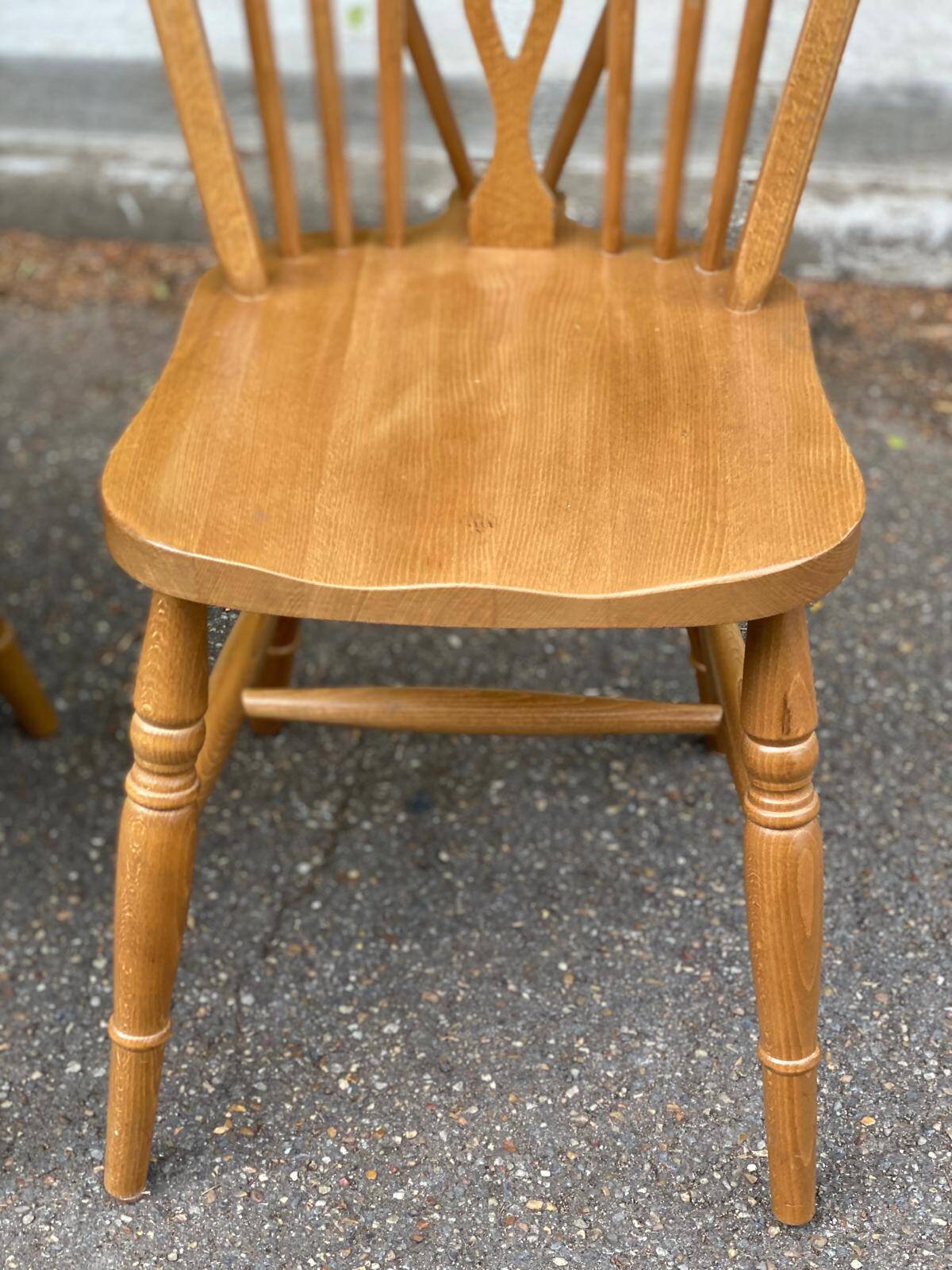 4 Windsor Wheelback English chairs in solid curved wood interior's