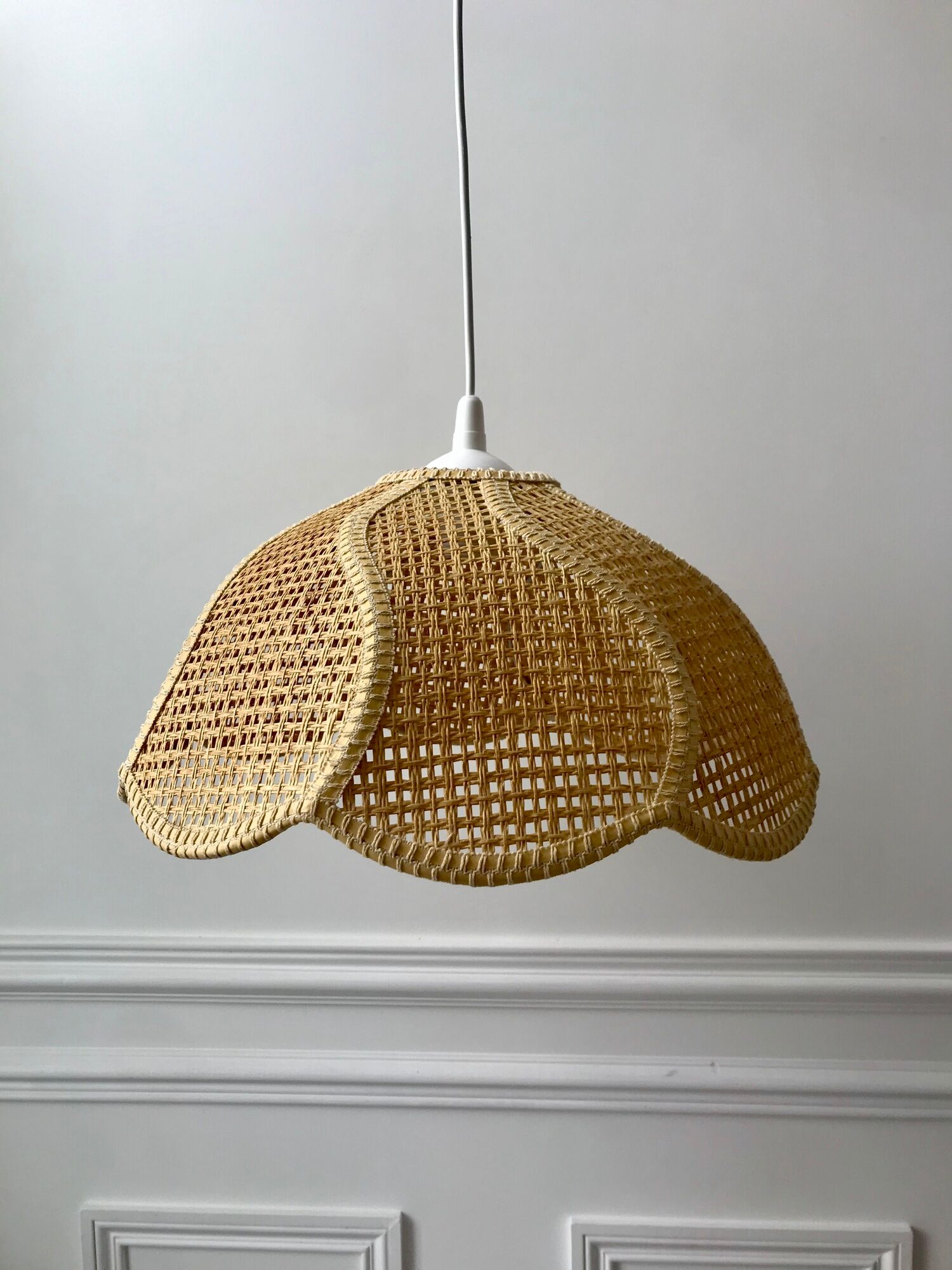 Lotus suspension / rattan petal and vintage beige canning 60s-70s