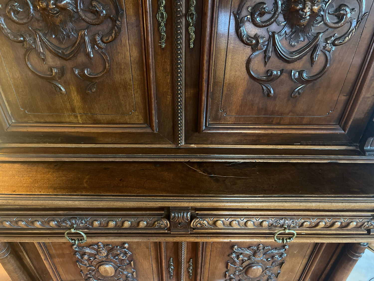 Two-body walnut buffet renaissance
