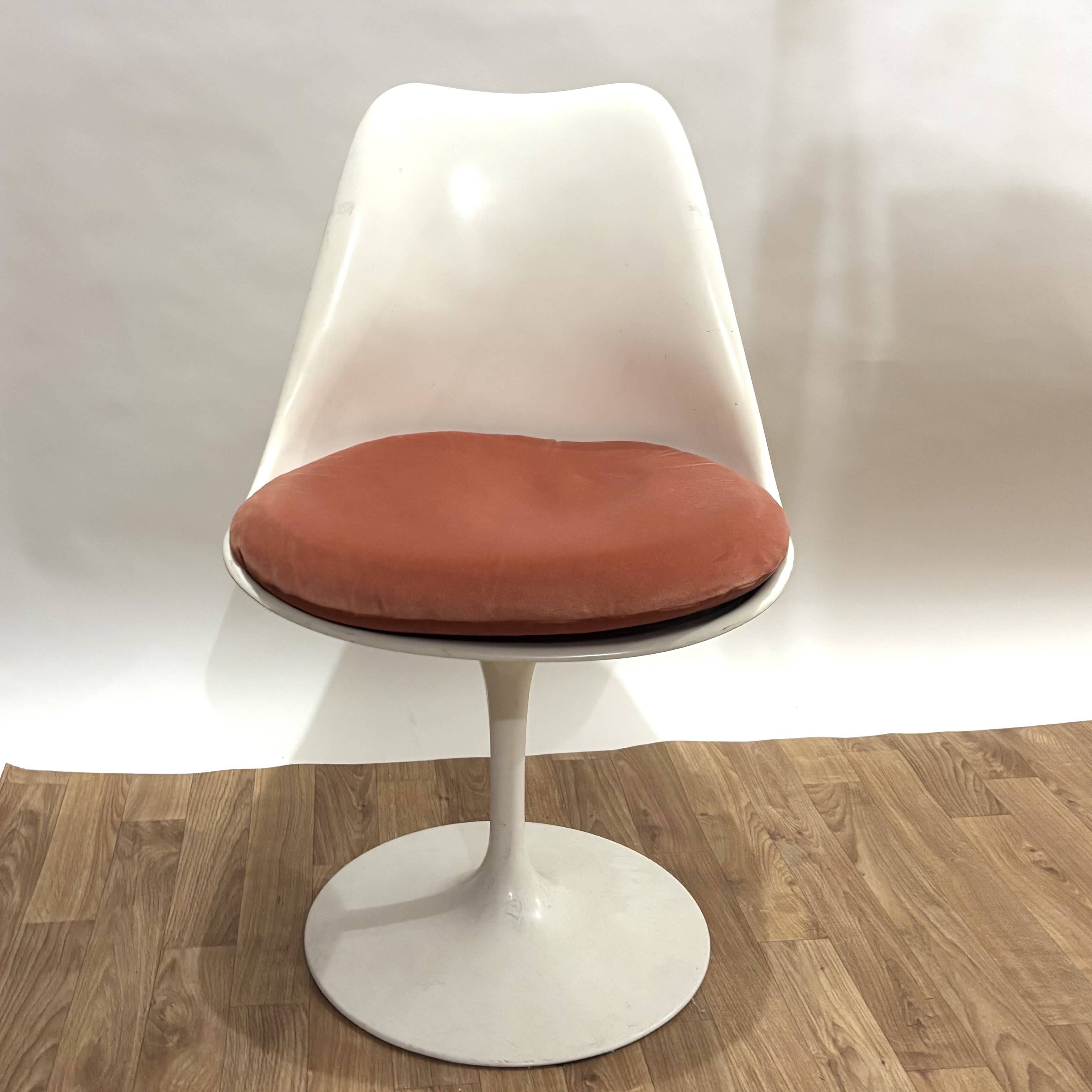 Knoll Saarinen Tulip Chair