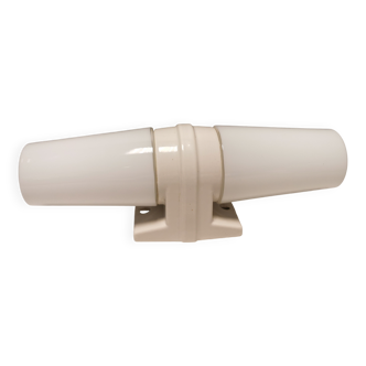 Bathroom/wall lamp designed by sigvard bernadotte for ifö sweden, model 6060. Estimated 1970-80s